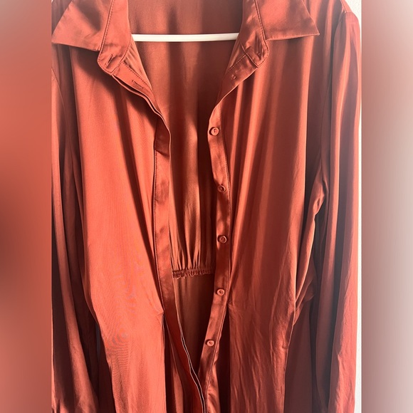 Silky Shirt dress with belt - Picture 3 of 7